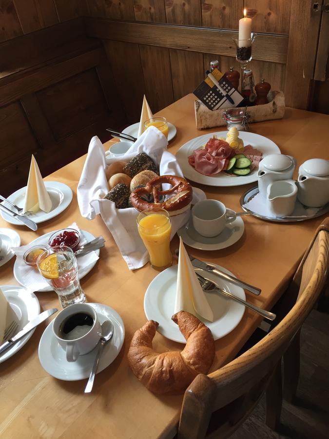 Landgasthof Zum Baren 호텔 디에트만스리에트 외부 사진